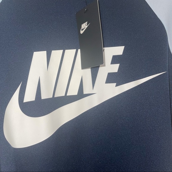 Women’s Nike Sweatshirt- size small - Picture 4 of 6